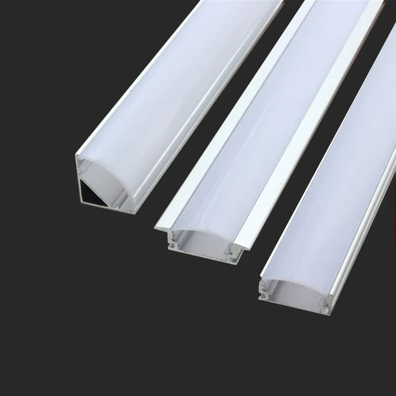 support led profil aluminium forme moderne couleur argentée intérieur blanc