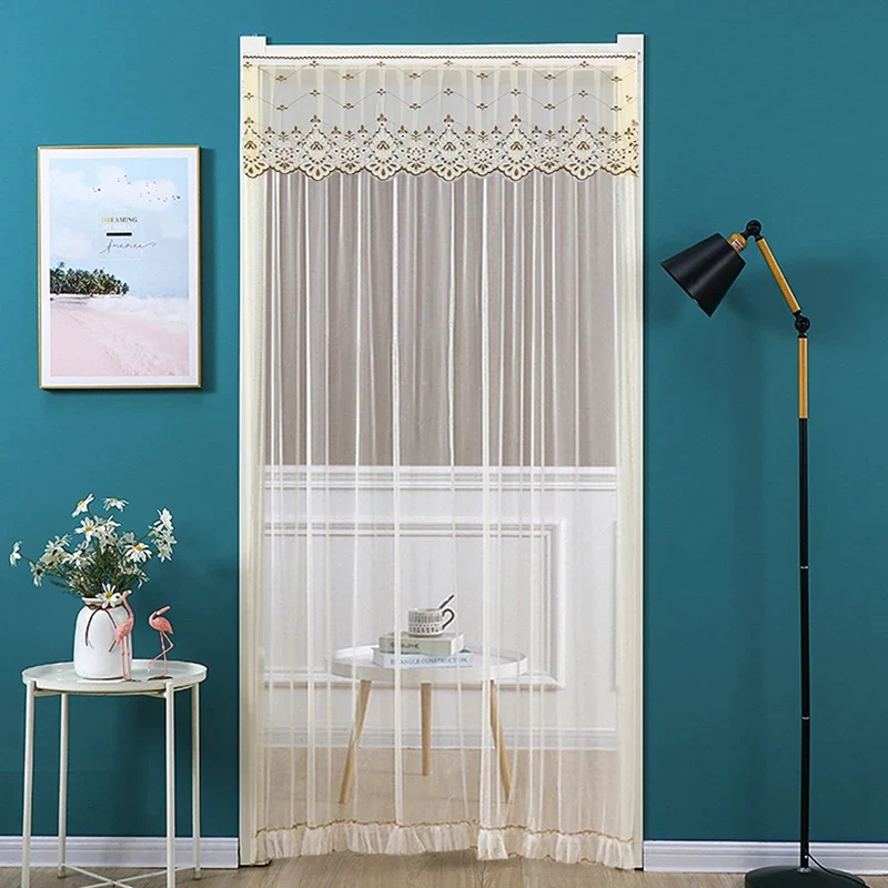 rideau porte anti moustique tissu plissé dentelle couleurs pastel romantique fixations rubans