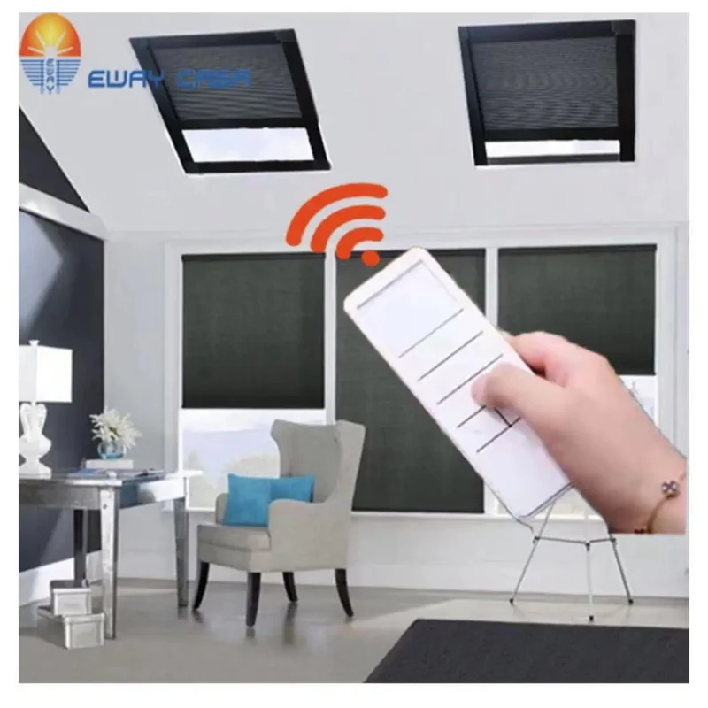 Store électrique pour fenêtre de toit nid d'abeille occultant avec télécommande - Ombre Interieur