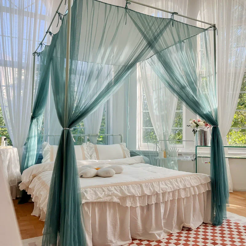 moustiquaire lit baldaquin rideaux blancs transparents romantique doux féminin plissé frangé