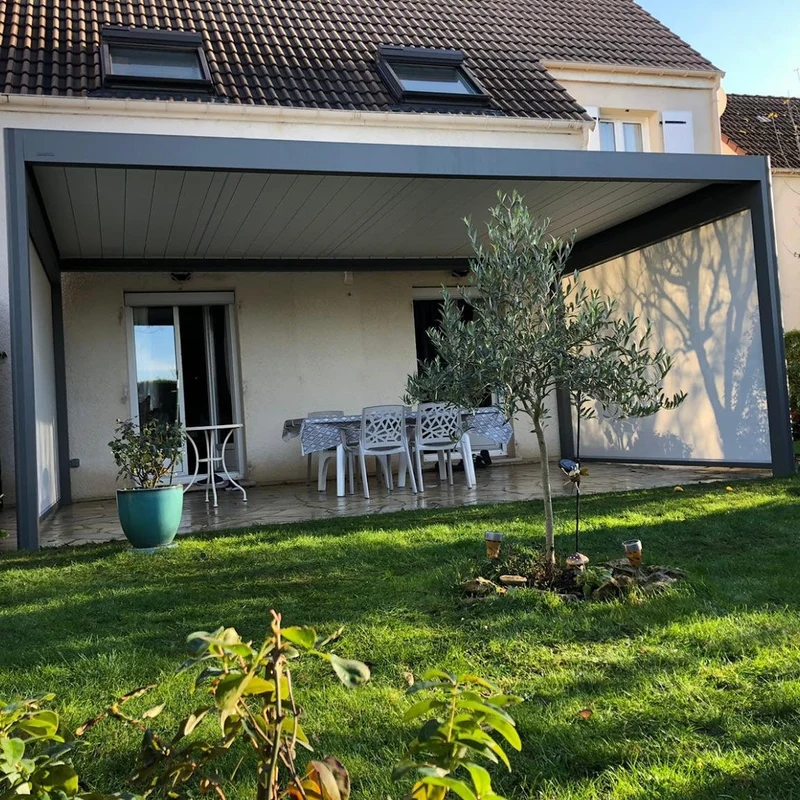 POSE D'UNE PERGOLA BIOCLIMATIQUE BRUSTOR B150 A SAINT GERMAIN LES CORBEIL -91