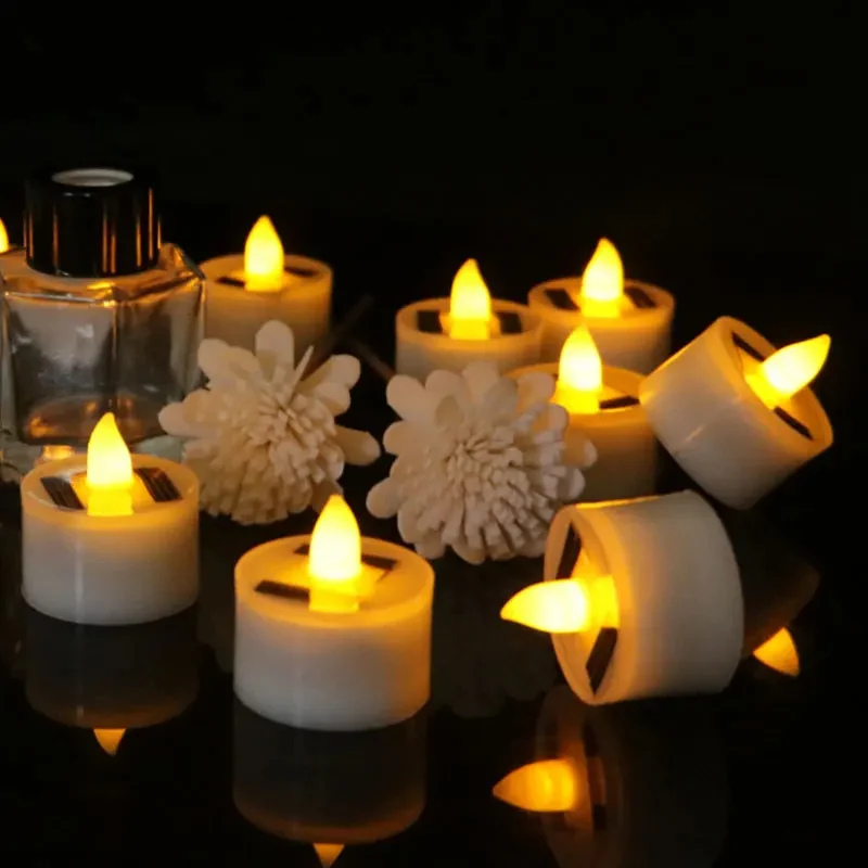 Lot de Huit Bougies LED à Énergie Solaire