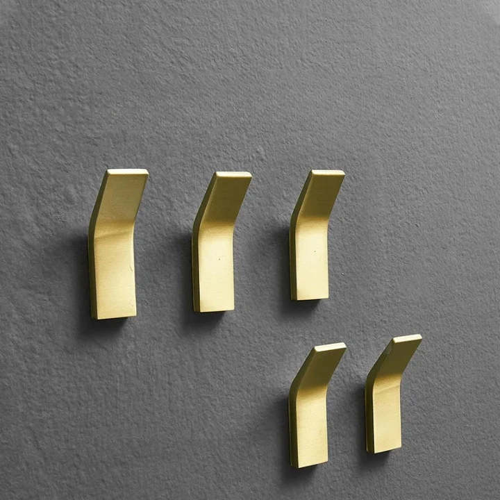 Lot de Cinq Portes Manteau Muraux Dorés en Aluminium