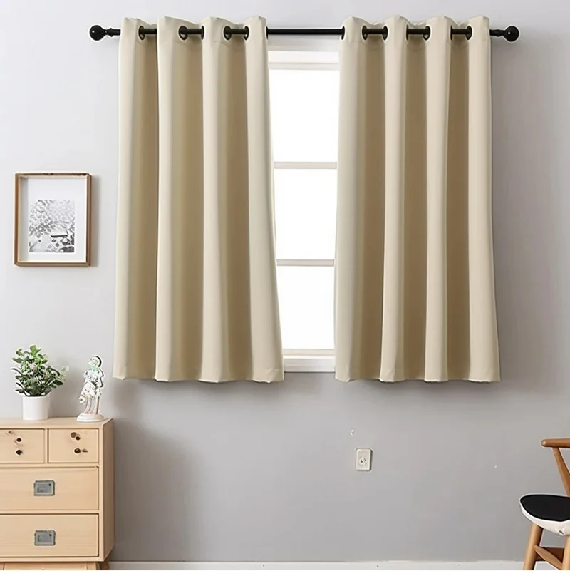 Rideau Opaque Court et Beige en Tissu