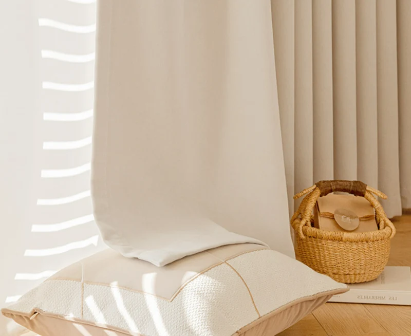 Rideau occultant blanc cassé velours double face élégant chambre