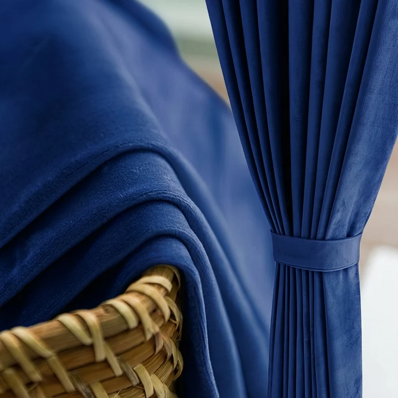 Rideau Occultant Velours Bleu Royal Chambre
