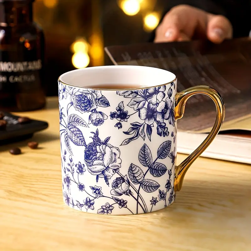 Tasse à Café en Porcelaine Fine - Motif Floral Vintage