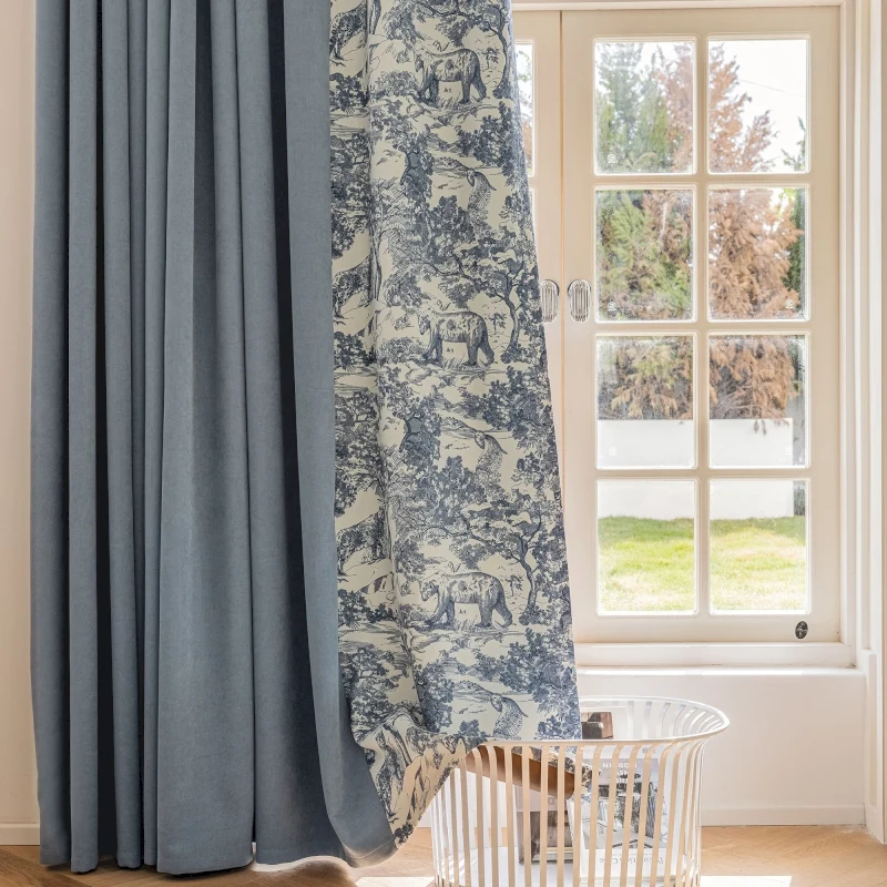 Rideau occultant chenille motif toile de Jouy forêt
