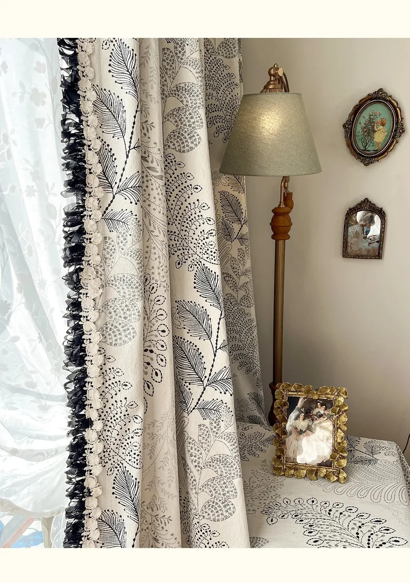 Rideau Blanc et Noir Motifs