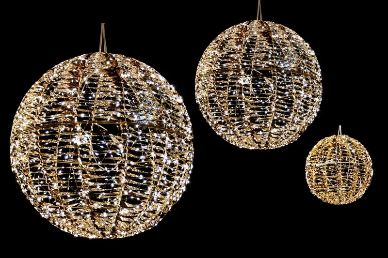 Boule décorative suspendue à DEL – Fini or brillant