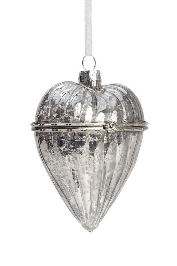 Ornement boule en coeur