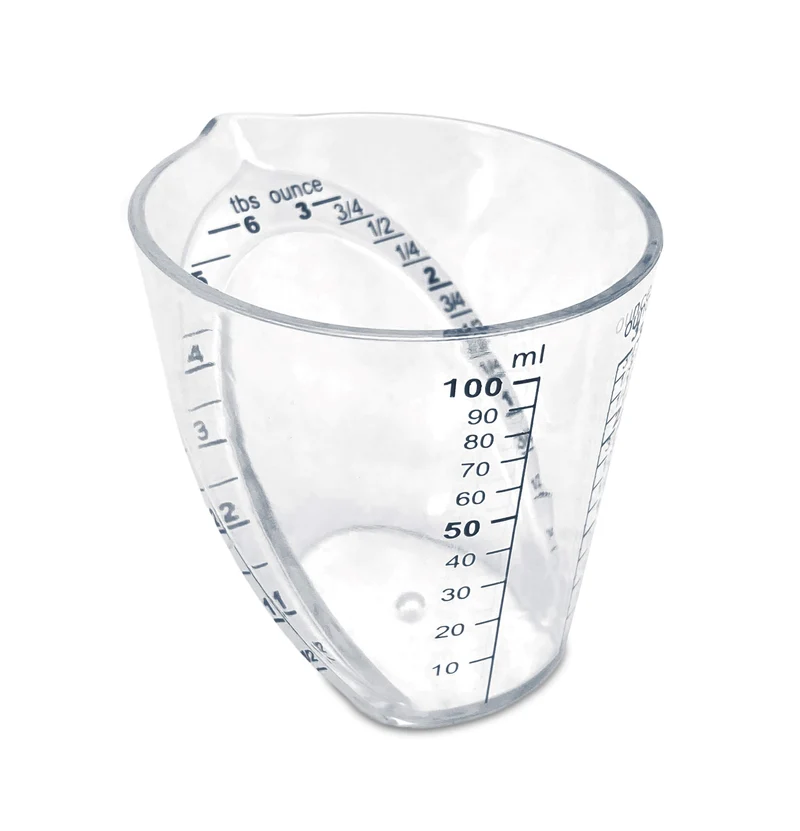 Tasse à mesurer inclinée