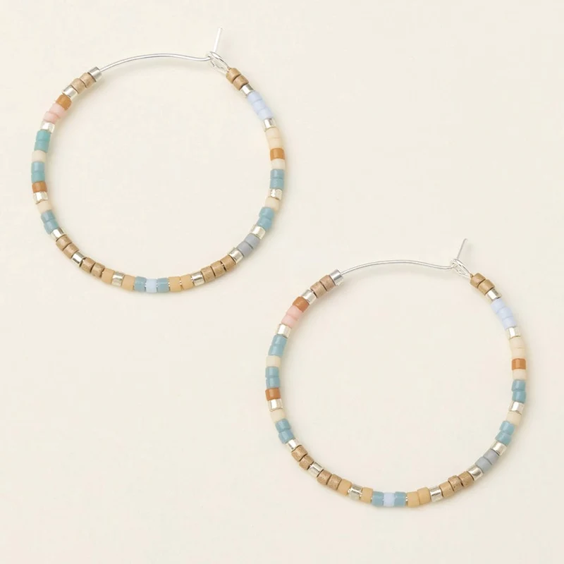 Boucles d’oreilles créoles pastel – Tons turquoise, crème et pêche