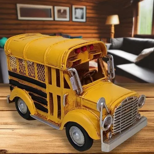 Bus scolaire en métal jaune