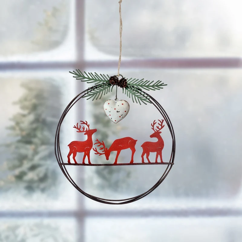 Couronne en métal avec coeur et cerfs