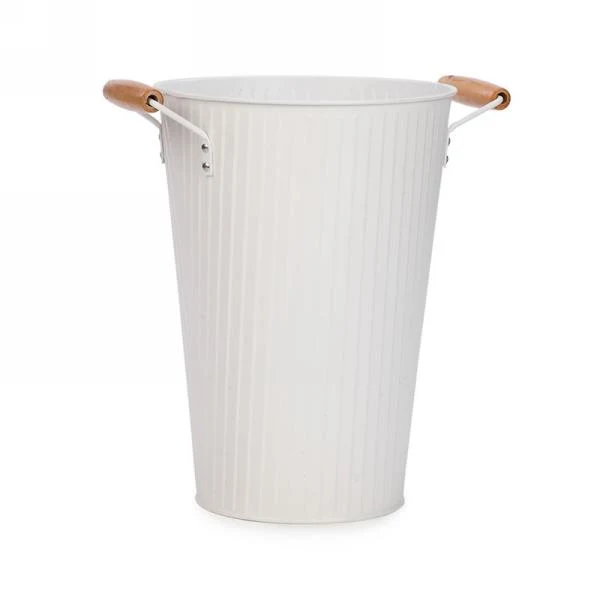 Seau en métal blanc