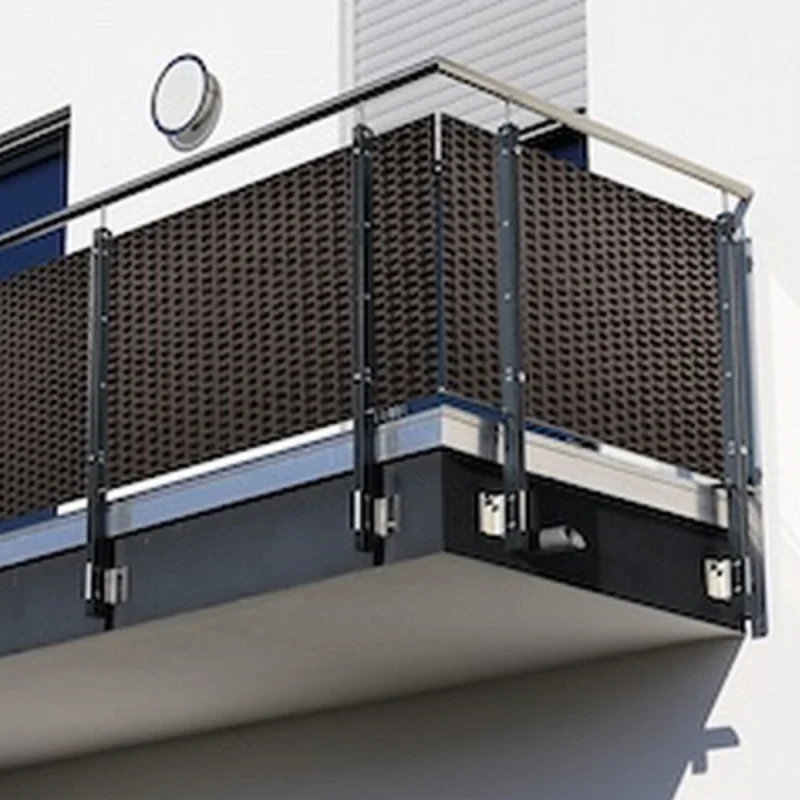Bande de confidentialité en polyrotin pour balcon anthracite.