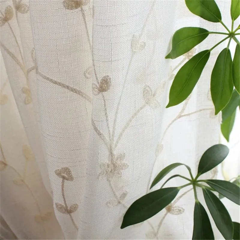 Rideau lin à broderies florales